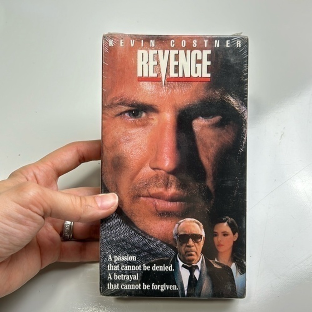Revenge VHS Starring Kevin Costner, Brand‎ New, Sealed